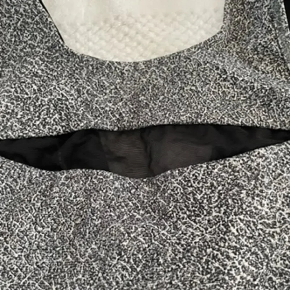 Lululemon Open Front Patterned Sports Bra Size 6